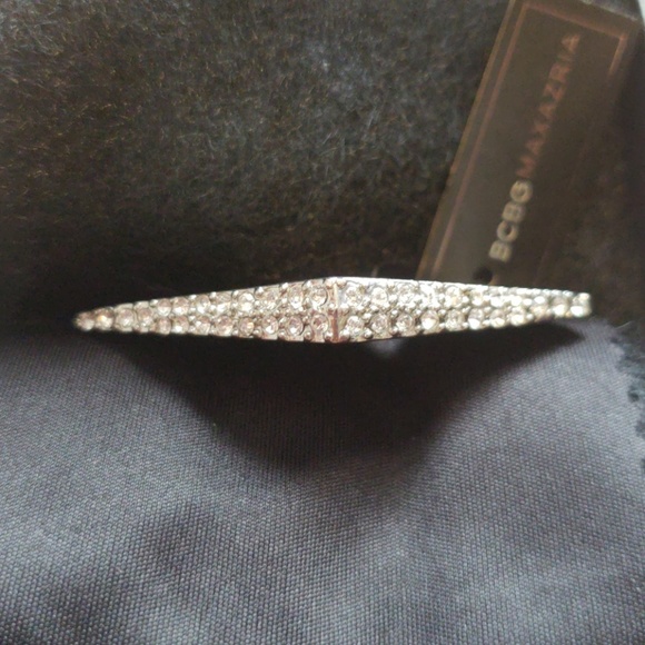 BCBG MAX AZRIA 2 FINGER RHINESTONE RING - Picture 2 of 7